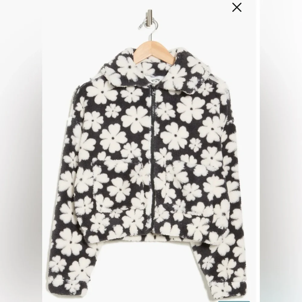 Billabong Warmed Up Floral Fleece Shacket sz Large in Black and White Flower - Picture 3 of 9
